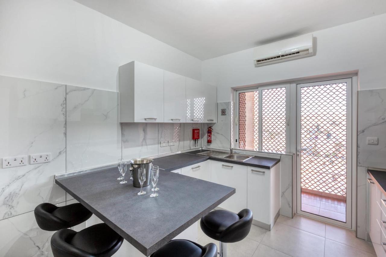 Pool Apartment Is-Swieqi Экстерьер фото